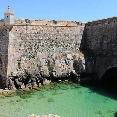 Holiday Tv. Da Exportadora - 9 * Peniche